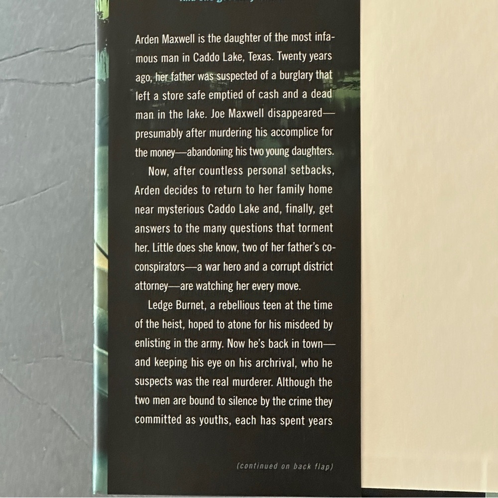 Thick as Thieves: A Novel by Sandra Brown | Fiction, Romance | Hardcover Book - Picture 3 of 10